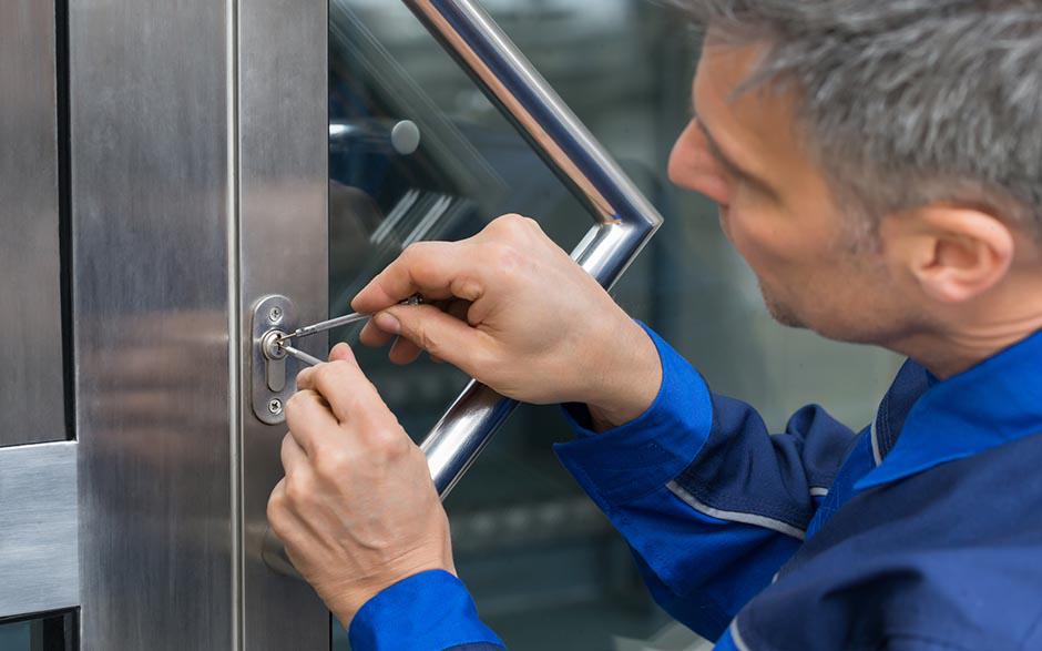 serrurier porte claquée Esches